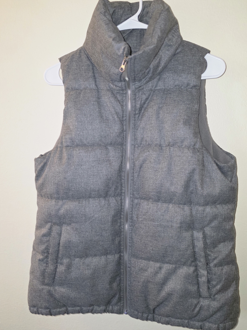 Old Navy Heather Gray Quilted Puffer Vest